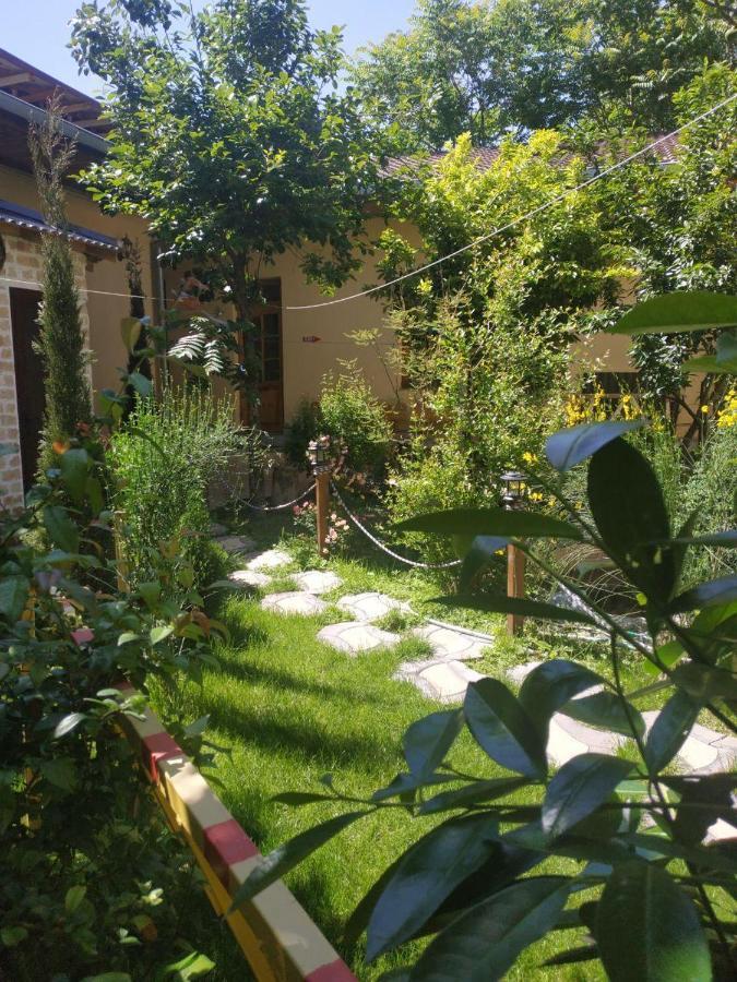 Sim Sim Hostel & Guest House Near The Church Samarkand Exterior foto