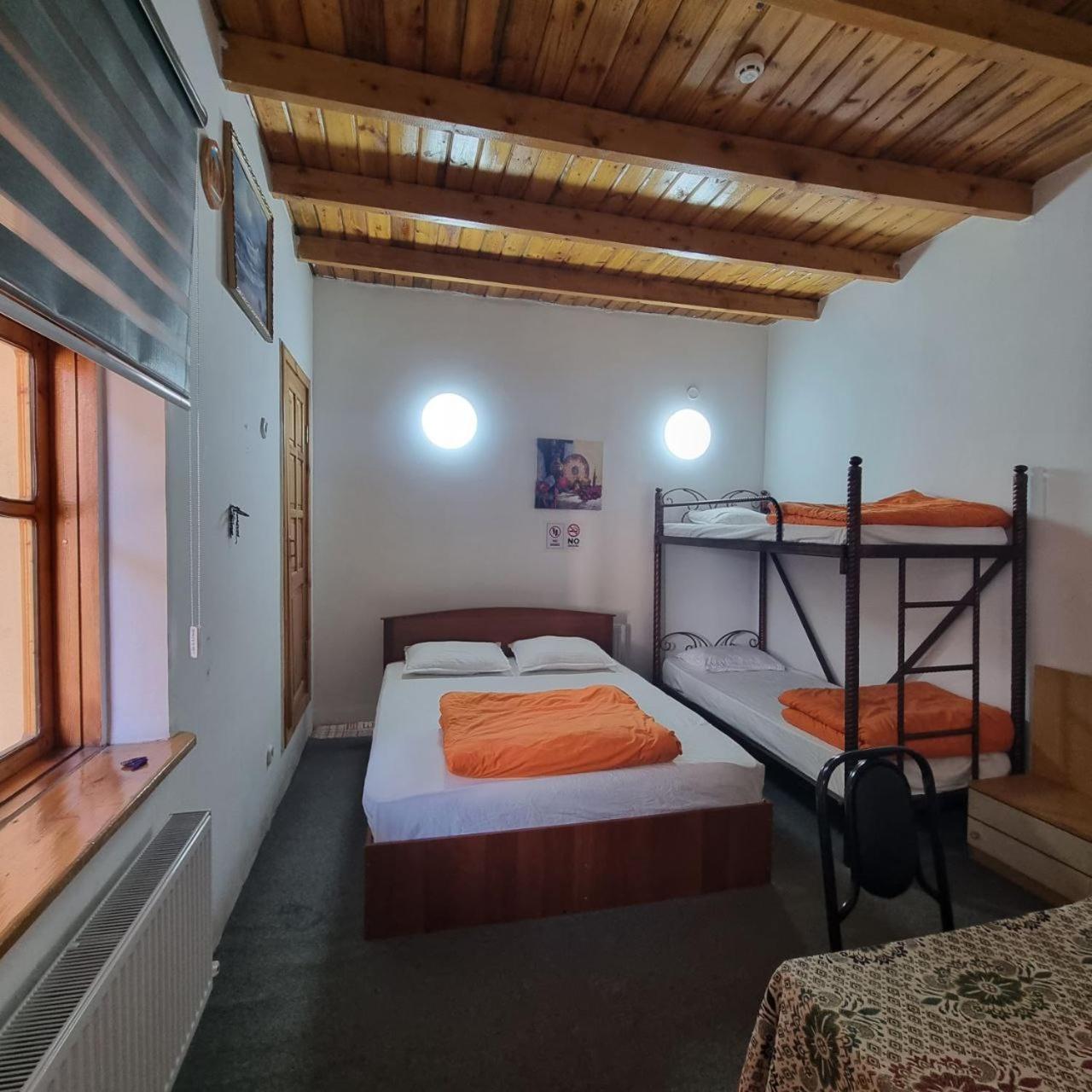 Sim Sim Hostel & Guest House Near The Church Samarkand Exterior foto