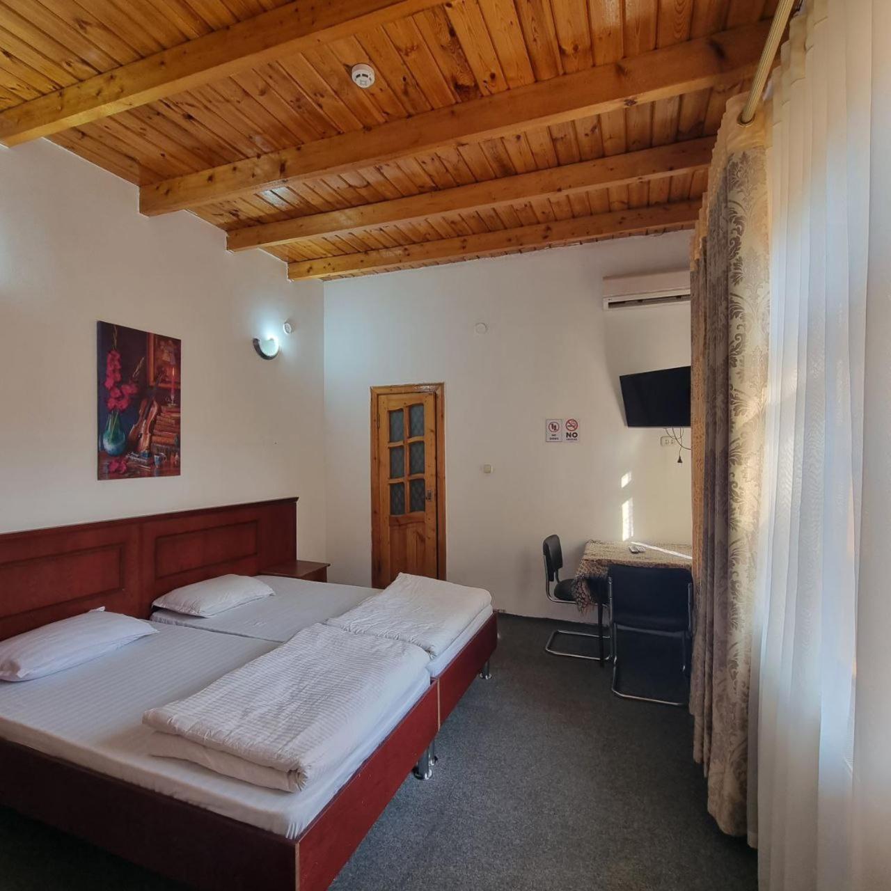 Sim Sim Hostel & Guest House Near The Church Samarkand Exterior foto