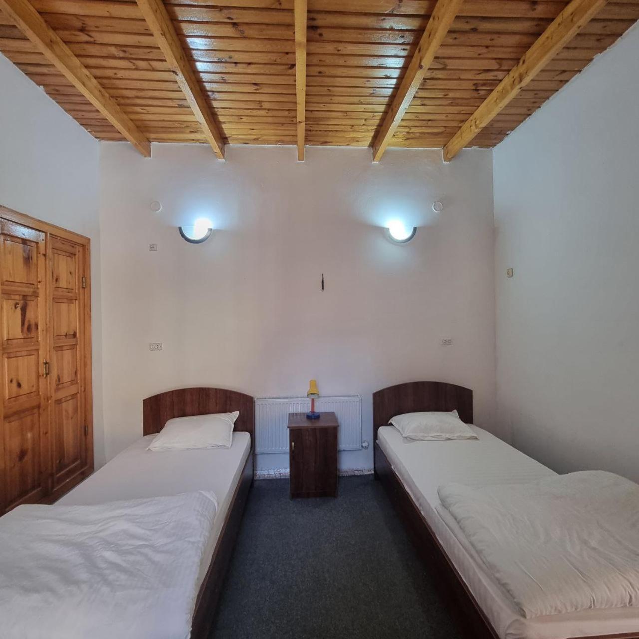 Sim Sim Hostel & Guest House Near The Church Samarkand Exterior foto