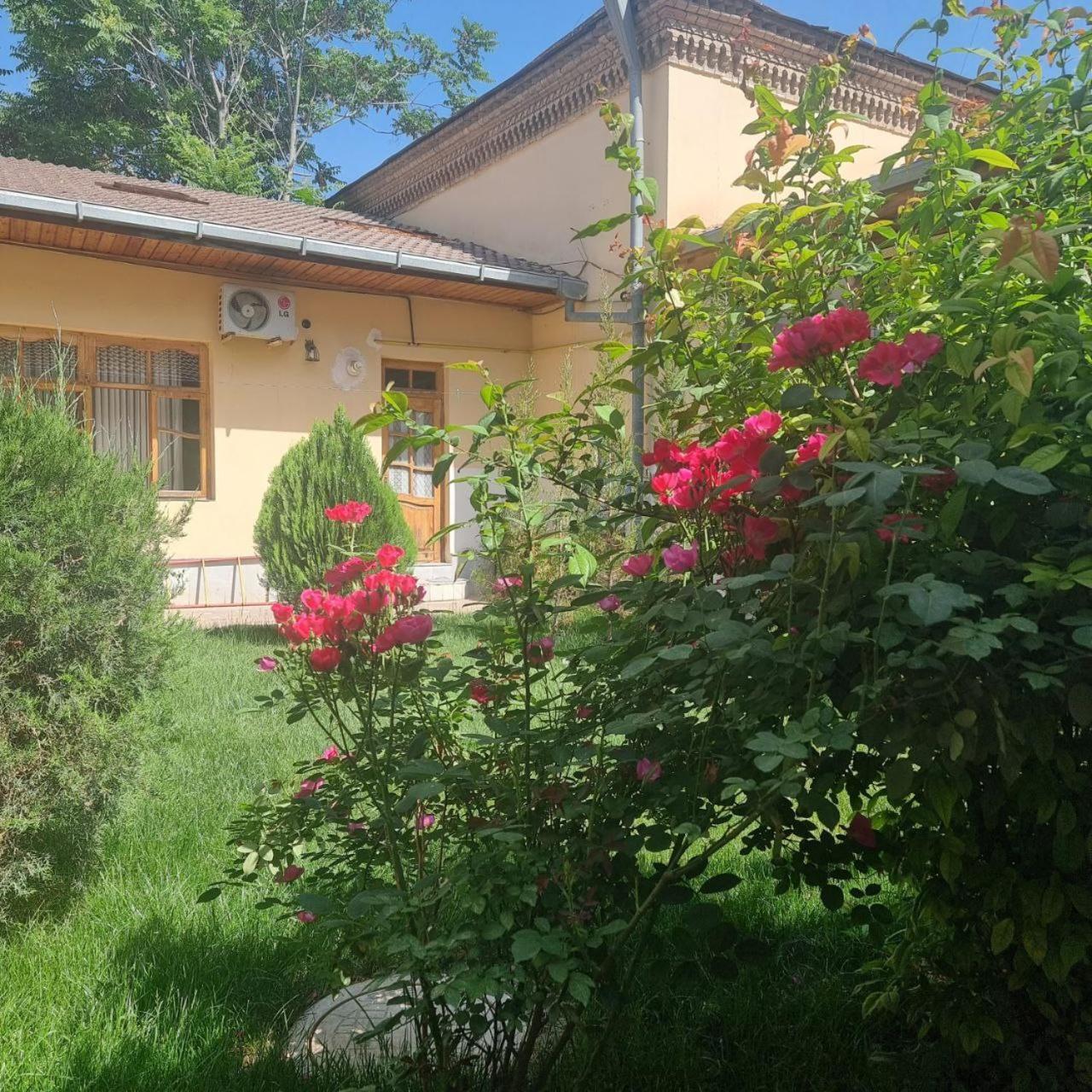 Sim Sim Hostel & Guest House Near The Church Samarkand Exterior foto